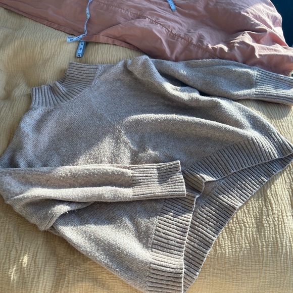 H&M Wool Turtleneck Sweater Size L - Picture 3 of 7